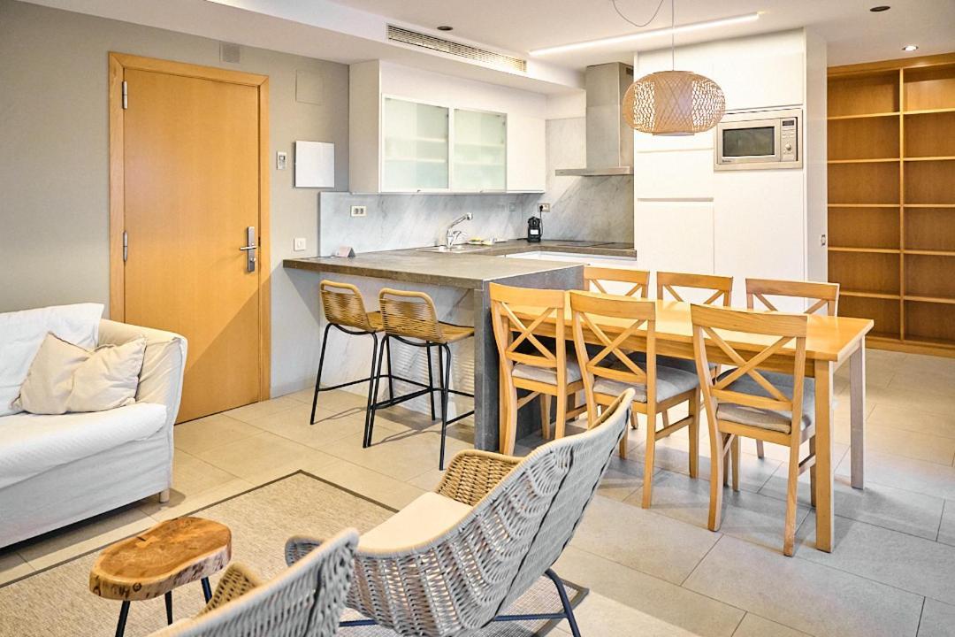 Nm Suites By Escampa Hotels プラヤ・デアロ エクステリア 写真