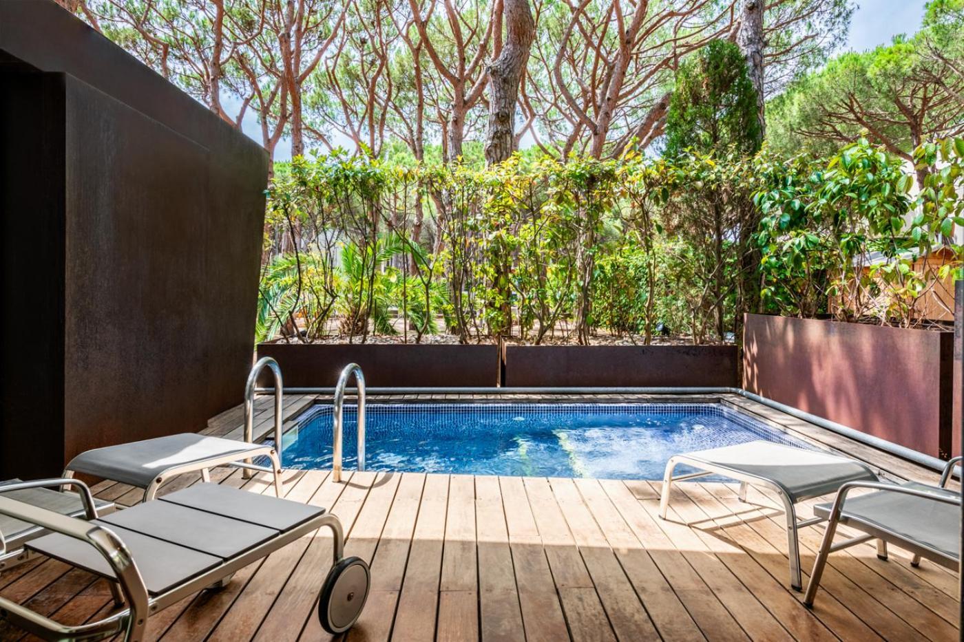 Nm Suites By Escampa Hotels プラヤ・デアロ エクステリア 写真